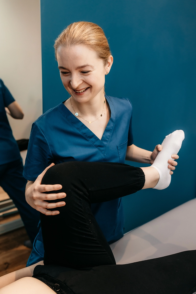 Fizjoterapia po kontuzji stawu kolanowego – Fizjofit Białystok powrót do sprawności i stabilizacji